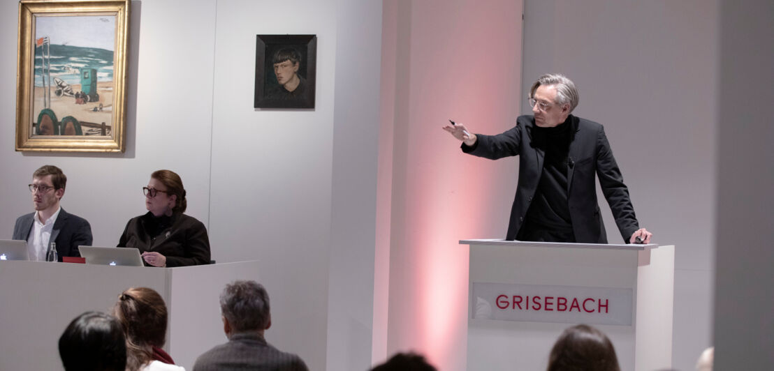 Auktionssaal Grisebach mit Auktionator Dr. Markus Krause