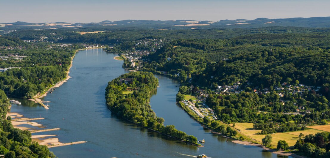 Blick auf den Rhein bei Bad Honnef, vom Drachenfels aus