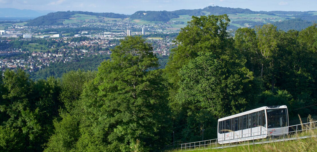 Standseilbahn am Berg Gurten in Bern.