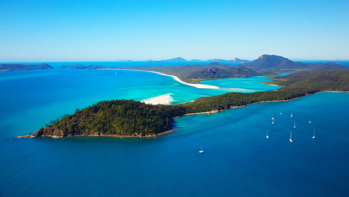 Luftaufnahme der Whitsundays Inselgruppe in Queensland, Australien.