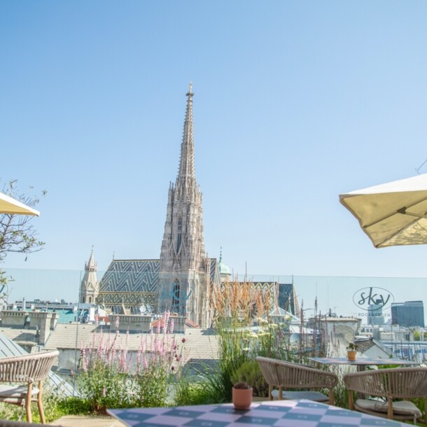 Dachterrasse des Sky im STEFFL mit Blick auf den Stephansdom.