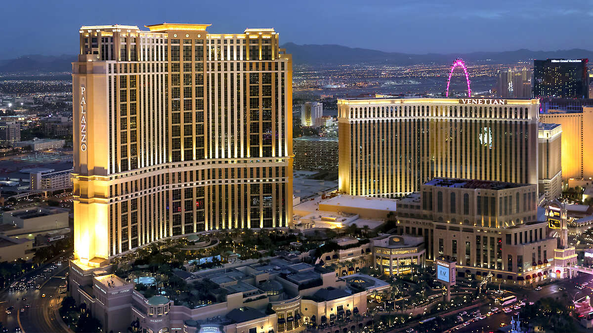 The Palazzo Las Vegas Pools - Activity Review
