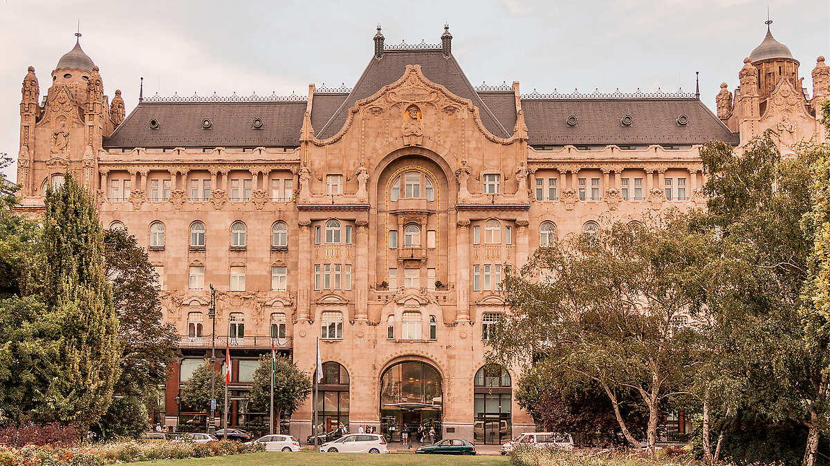 Four Seasons Hotel Gresham Palace Budapest Fine Hotels Resorts