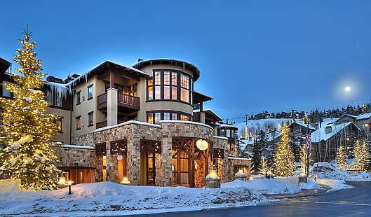 The Chateaux Deer Valley welcomes skiers.