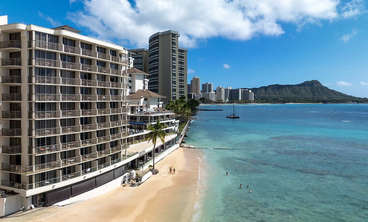 Tourist Removed from Hotel in Waikiki: A Cautionary Tale